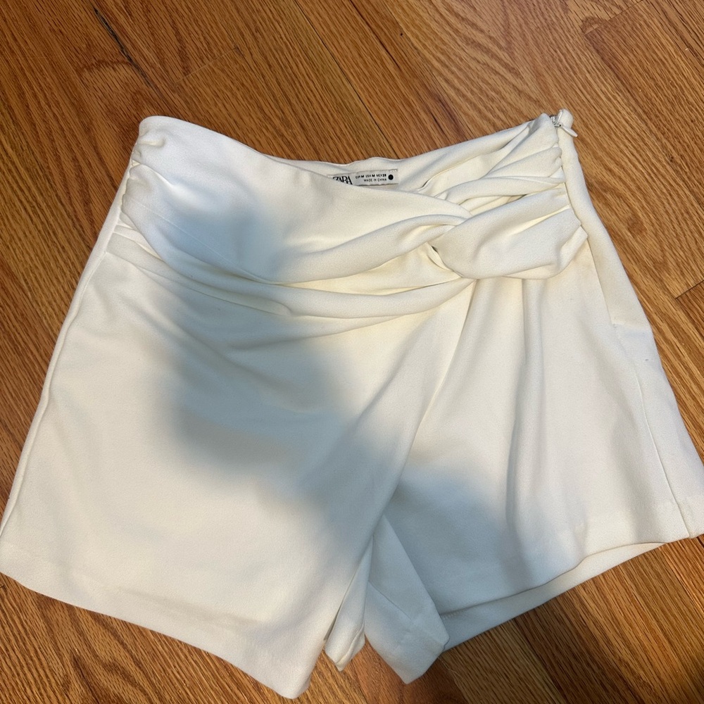 Elegant White Women's Shorts